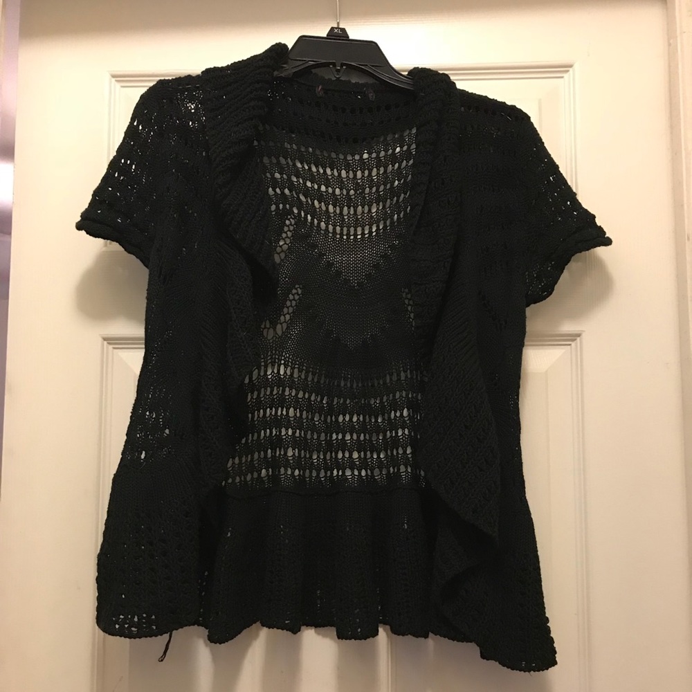 M/L Short Sleeved Sweater/Cover Up